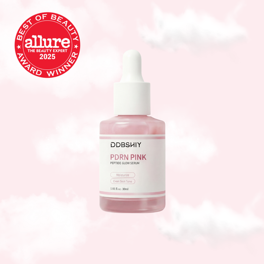 le sérum anti-âge Peptide Rose jijo DDBSHIY PDRN dans une bouteille de 30 ml, mettant en valeur la teinte rose du sérum et son emballage élégant